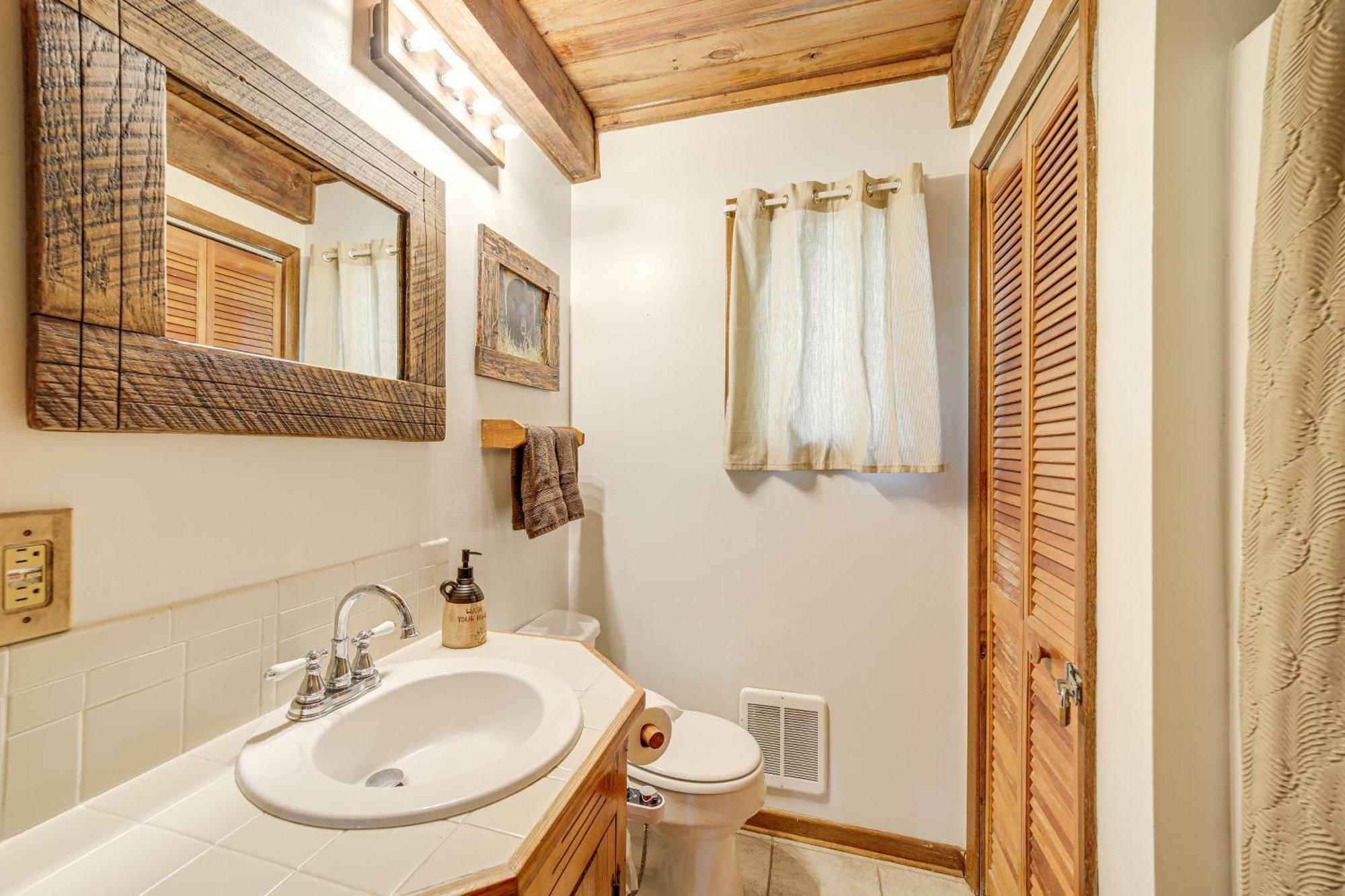 Creekside Whittier Cabin With Fire Pit Near Hiking! מראה חיצוני תמונה