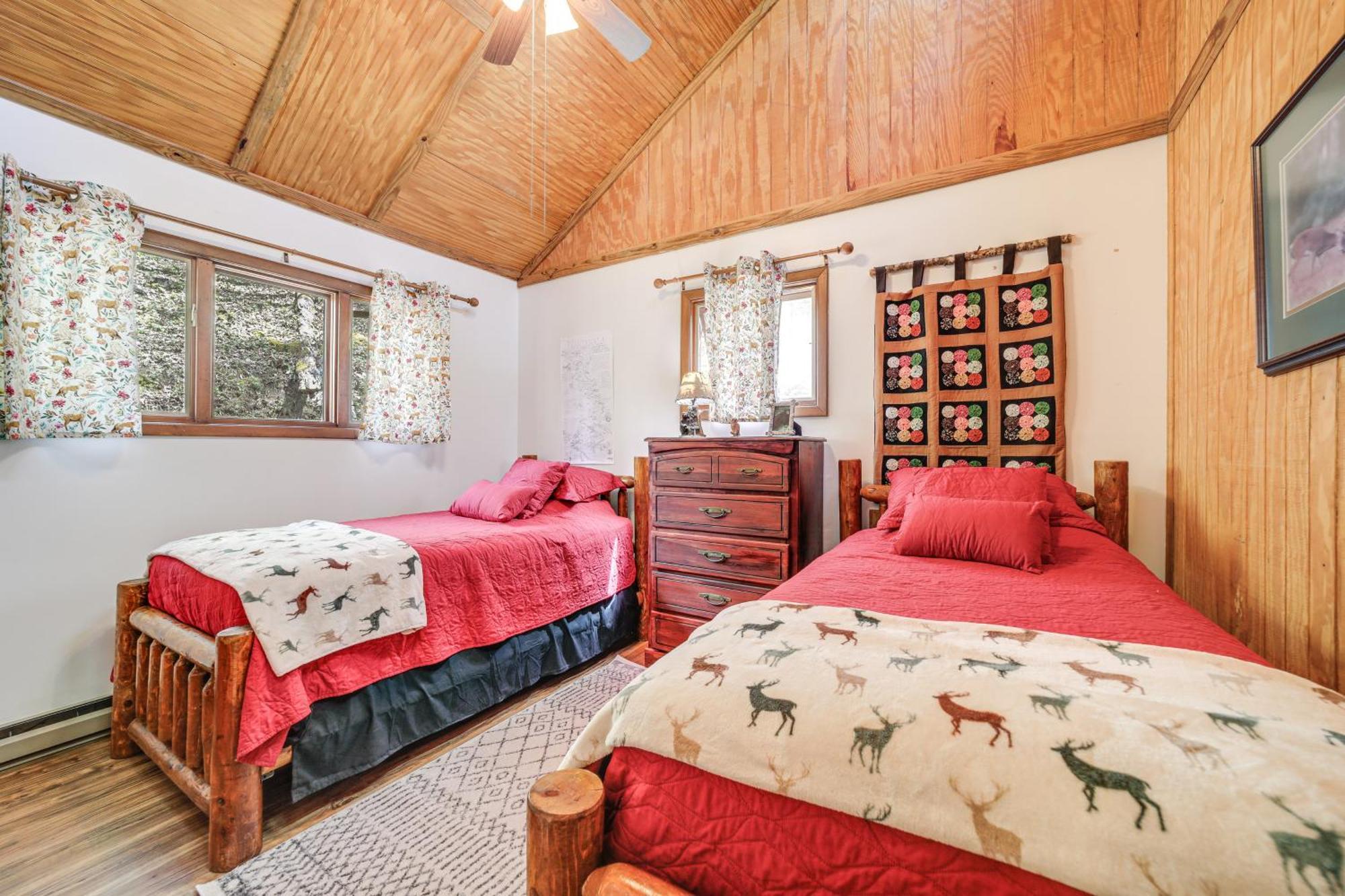 Creekside Whittier Cabin With Fire Pit Near Hiking! מראה חיצוני תמונה